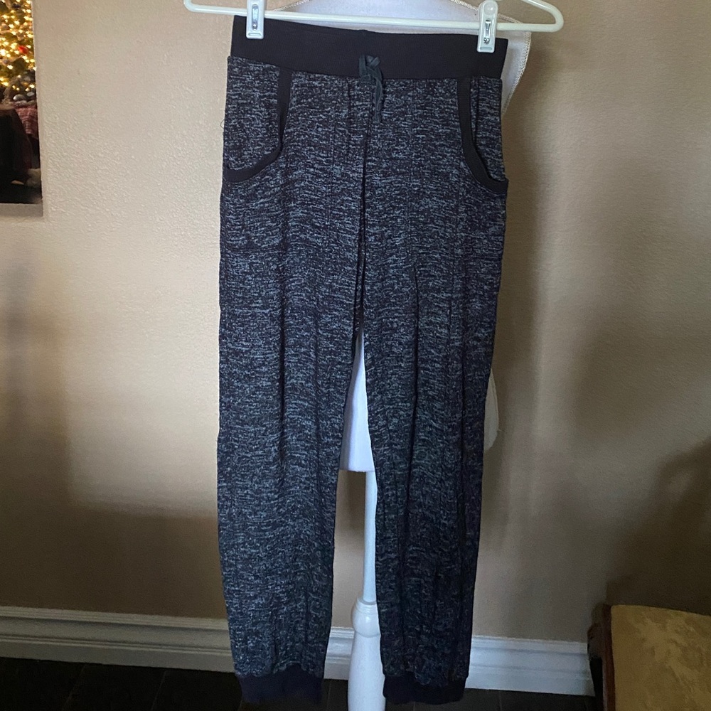 Full tilt girls medium black lightweight sweatpants